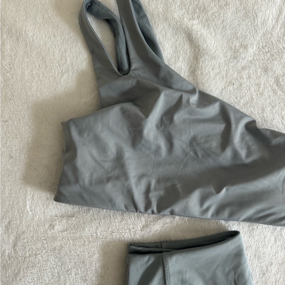 Fabletics Set - Picture 3 of 4
